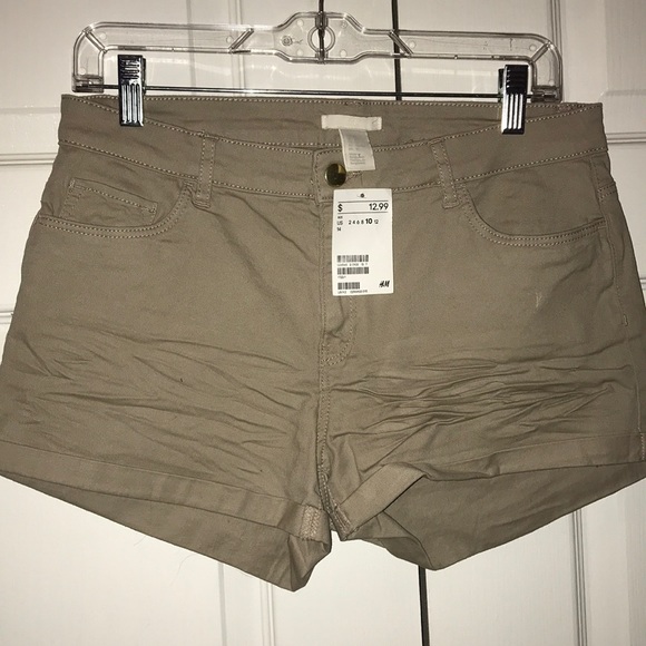 H&M Beige Shorts - Picture 3 of 7